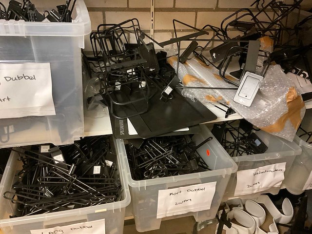 Slatwall wandhaken en plateaus lamellenwand - afbeelding 19 van  21