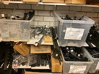 Slatwall wandhaken en plateaus lamellenwand - afbeelding 20 van  21