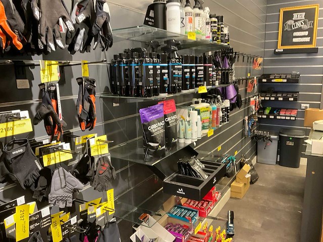 Slatwall, wandhaken en plateaus - afbeelding 2 van  13