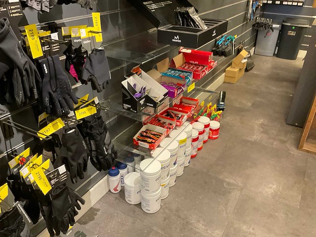 Slatwall, wandhaken en plateaus - afbeelding 3 van  13