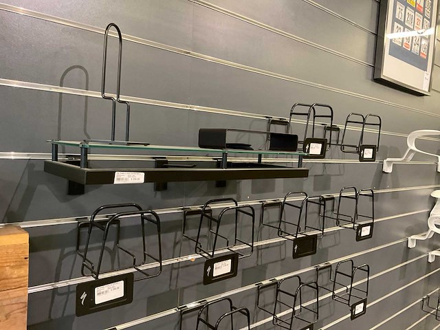 Slatwall, wandhaken en plateaus - afbeelding 8 van  13