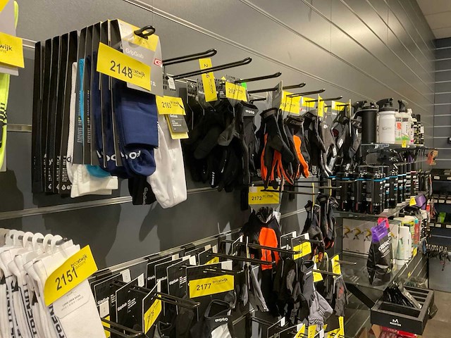 Slatwall, wandhaken en plateaus - afbeelding 13 van  13