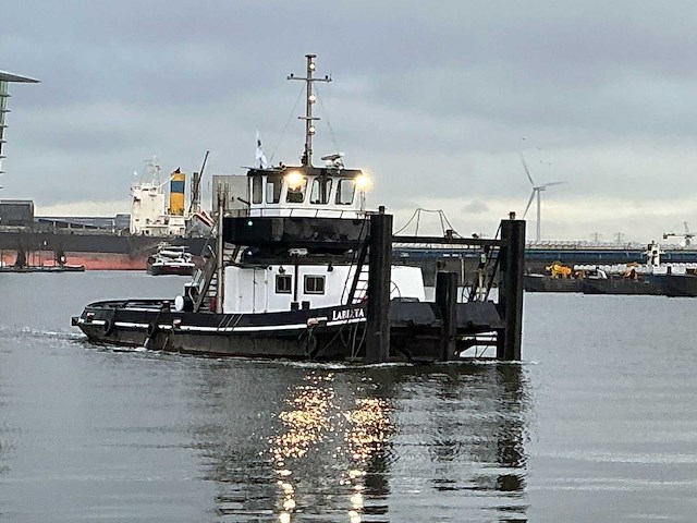 Sleepboot met duwsteven ‘labiata’ eni 02321998 - afbeelding 22 van  123