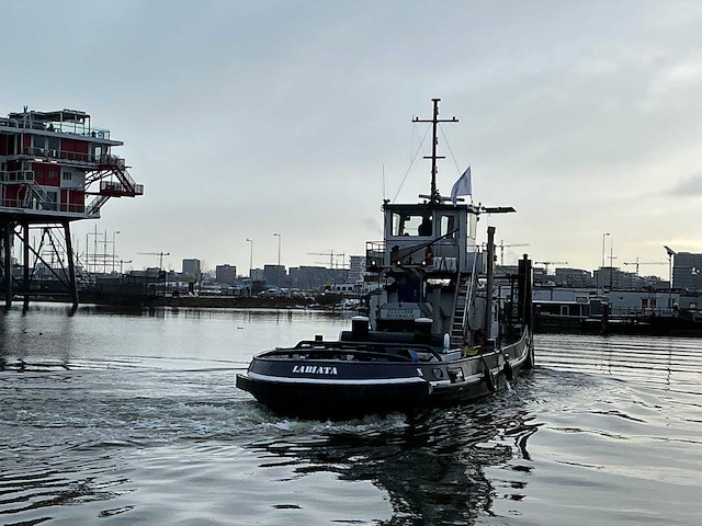 Sleepboot met duwsteven ‘labiata’ eni 02321998 - afbeelding 25 van  123