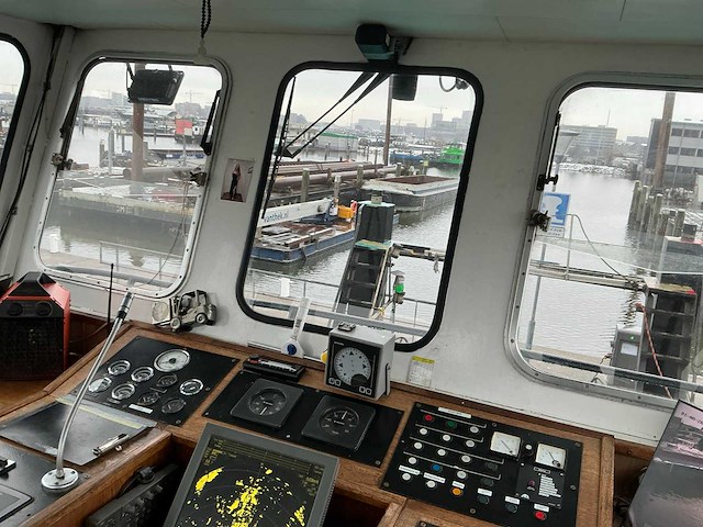 Sleepboot met duwsteven ‘labiata’ eni 02321998 - afbeelding 38 van  123