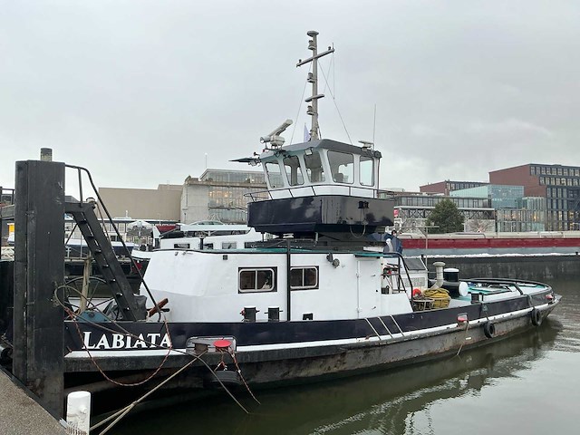 Sleepboot met duwsteven ‘labiata’ eni 02321998 - afbeelding 36 van  123