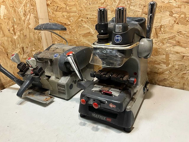 Sleutelfreesmachine beschadigd (2x) - afbeelding 2 van  6