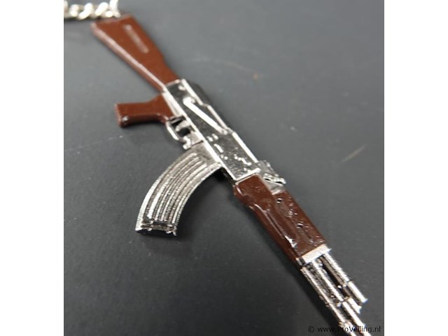 Sleutelhanger in de vorm van een metalen ak-47 geweer - afbeelding 5 van  5