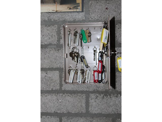 Sleutelkluisje. afmeting 17 x 4 x 24 cm. - afbeelding 2 van  2