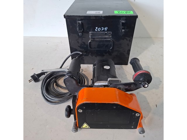 Sleuvenzaagmachine 230 v ~ mtd, sd1500, bouwjaar 2021 - afbeelding 1 van  4