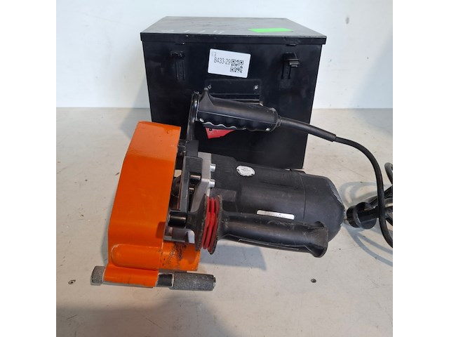 Sleuvenzaagmachine 230 v ~ mtd, sd1500, bouwjaar 2022 - afbeelding 1 van  4