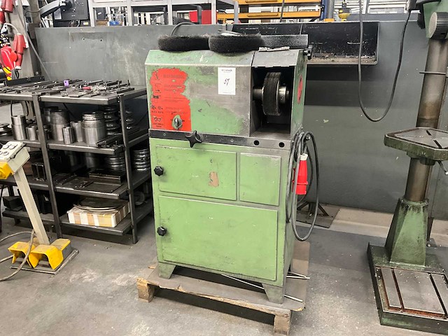 Slijp- en afbraammachine - afbeelding 1 van  6