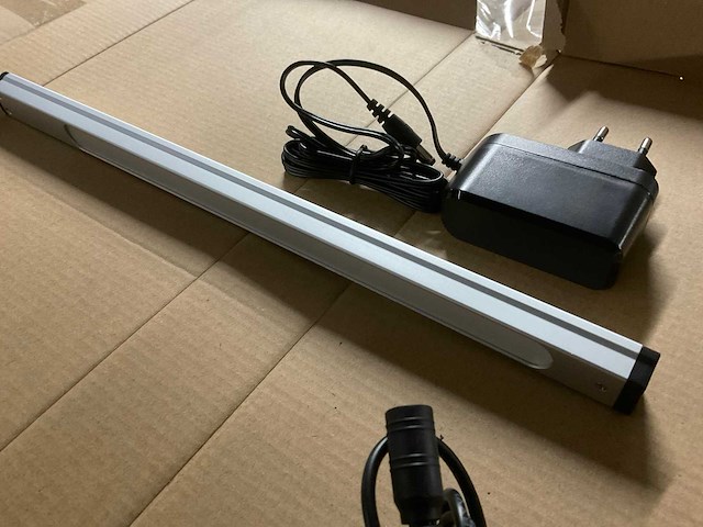 Slimline ks-ptl003 manicure led tafellamp (30x) - afbeelding 1 van  2