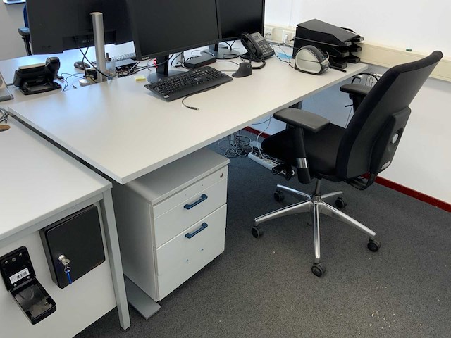 Slinger bureau met bureaustoel - afbeelding 1 van  5