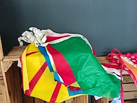 Slinger en vlaggen - afbeelding 3 van  6