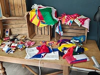 Slinger en vlaggen - afbeelding 6 van  6