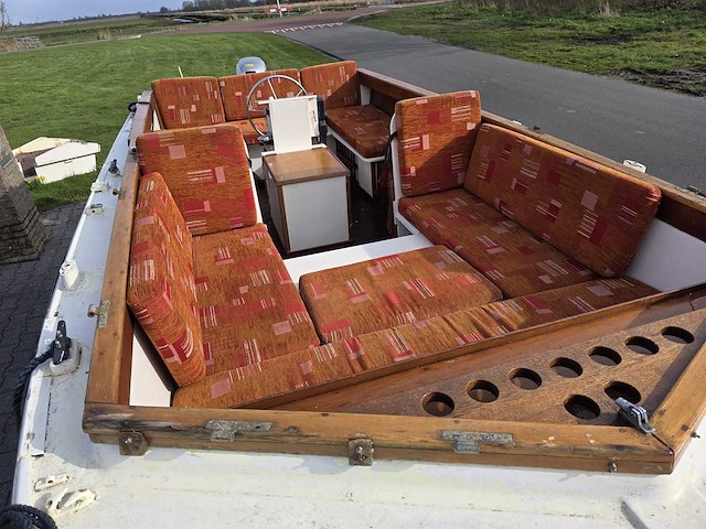 Sloep - aquatrail trailer - sloep met trailer en honda 20 pk 4-takt buitenboordmotor - afbeelding 10 van  56