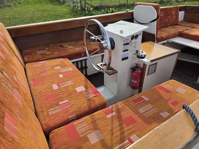 Sloep - aquatrail trailer - sloep met trailer en honda 20 pk 4-takt buitenboordmotor - afbeelding 20 van  56