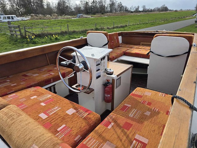 Sloep - aquatrail trailer - sloep met trailer en honda 20 pk 4-takt buitenboordmotor - afbeelding 27 van  56