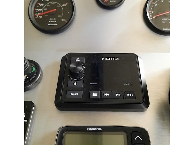 Sloep met df100b suzuki buitenboordmotor (2024), primeur, 710, 2025 - afbeelding 21 van  75