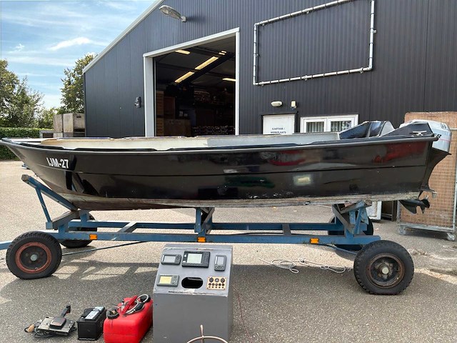 Sloep met trailer en motor - afbeelding 32 van  34