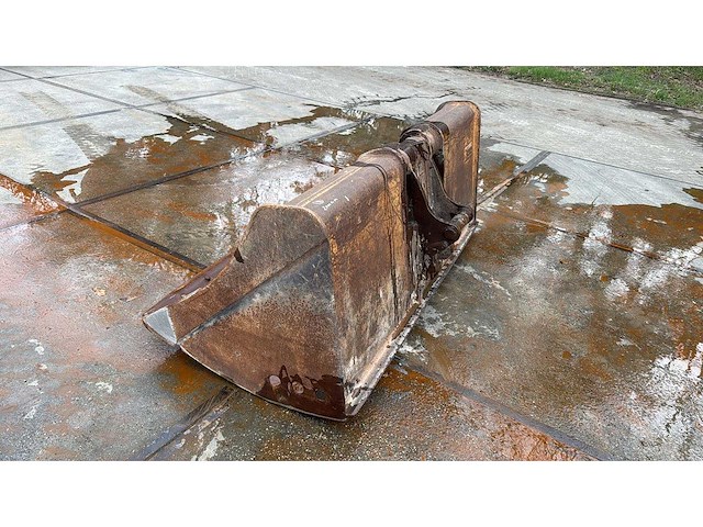 Slotenbak - 2000mm 1750liter - graafbak - afbeelding 2 van  4