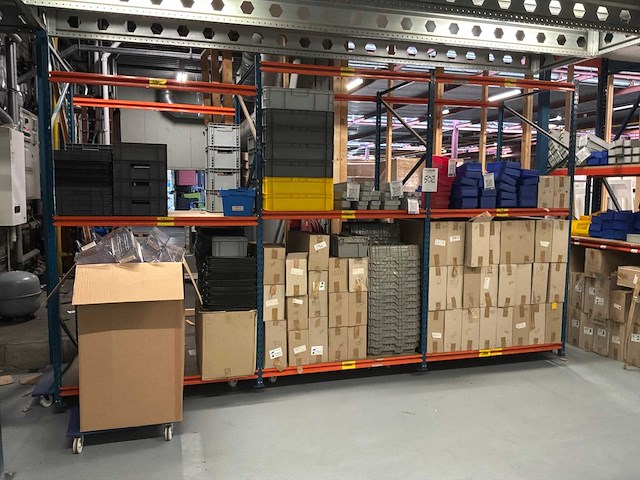 Slp magazijnstelling met diverse magazijnbakken - afbeelding 1 van  22