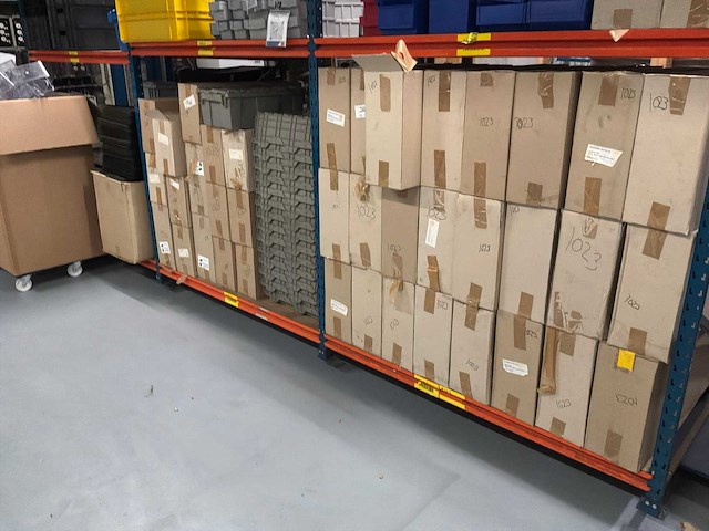 Slp magazijnstelling met diverse magazijnbakken - afbeelding 17 van  22