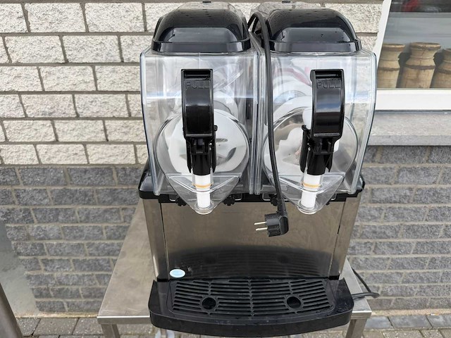 Slush - 2 kraans - slushpuppy - afbeelding 2 van  2