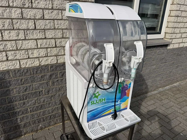 Slush puppy - 2 kraans - ijsmachine - afbeelding 1 van  5