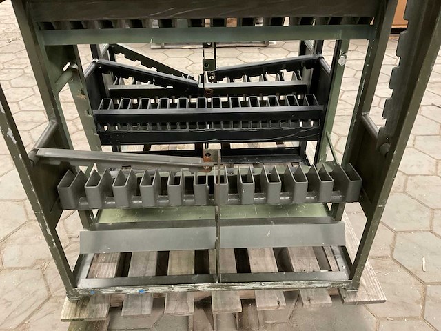 Small arms storage rack (4x) - afbeelding 6 van  7