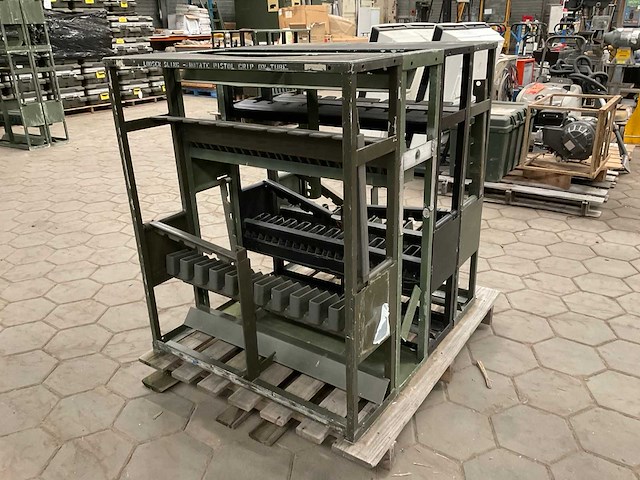Small arms storage rack (4x) - afbeelding 7 van  7