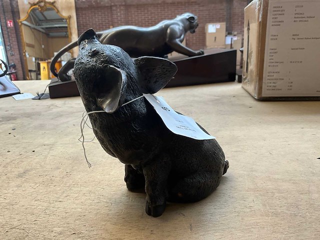 Small smiling pig decoratief beeld - afbeelding 2 van  3