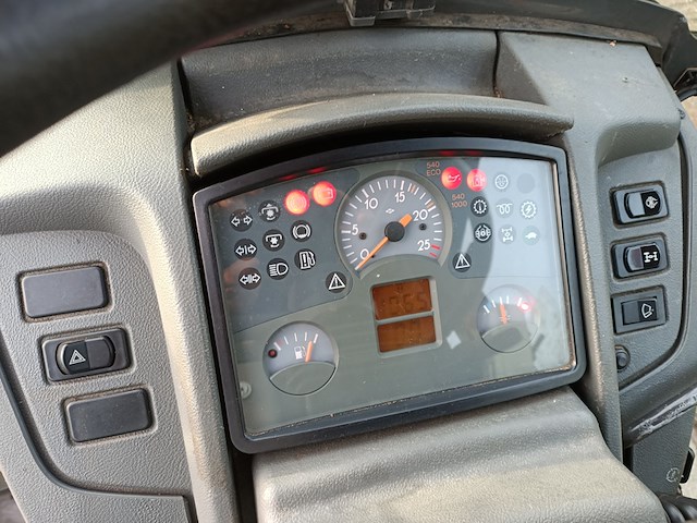 Smalspoor tractor, claas, nectis 247vl met maai hark installatie, 2009 - afbeelding 11 van  31