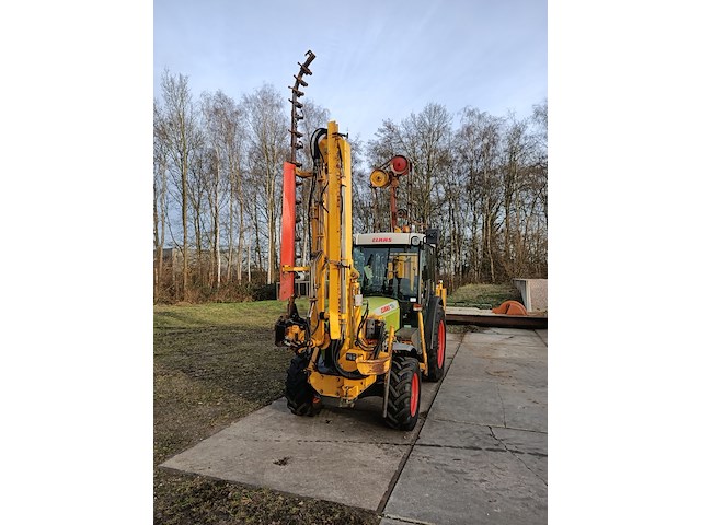 Smalspoor tractor, claas, nectis 247vl met maai hark installatie, 2009 - afbeelding 29 van  31