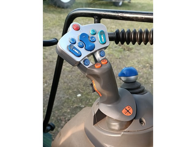 Smalspoor tractor, fendt, 211f vario tms, 2010 - afbeelding 17 van  39