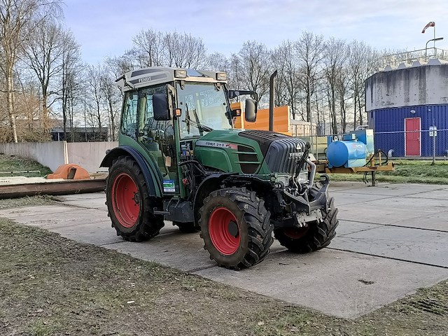 Smalspoor tractor, fendt, 211f vario tms, 2011 - afbeelding 6 van  42