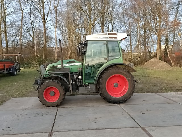 Smalspoor tractor, fendt, 211f vario tms, 2011 - afbeelding 23 van  42
