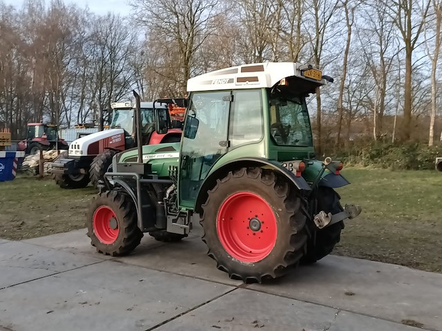 Smalspoor tractor, fendt, 211f vario tms, 2011 - afbeelding 38 van  42
