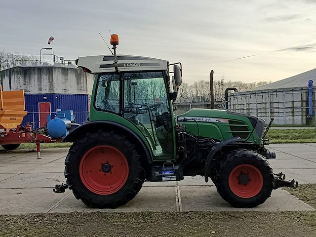 Smalspoor tractor, fendt 211f vario tms, 211f vario tms, 2010 - afbeelding 5 van  47