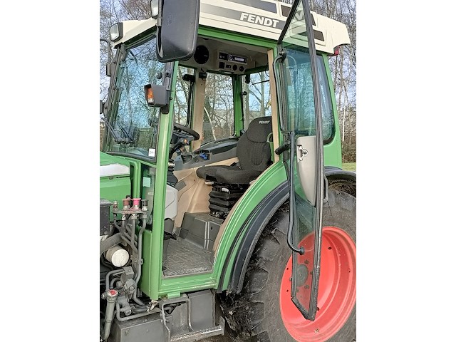 Smalspoor tractor, fendt 211f vario tms, 211f vario tms, 2010 - afbeelding 14 van  47