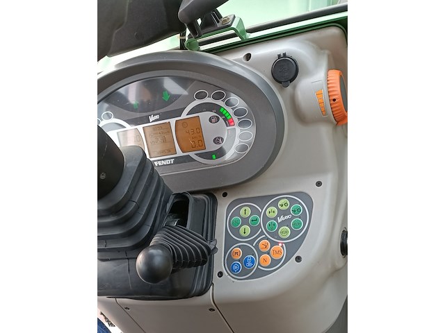 Smalspoor tractor, fendt 211f vario tms, 211f vario tms, 2010 - afbeelding 19 van  47
