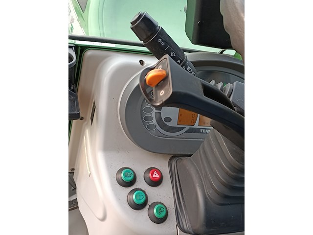 Smalspoor tractor, fendt 211f vario tms, 211f vario tms, 2010 - afbeelding 20 van  47