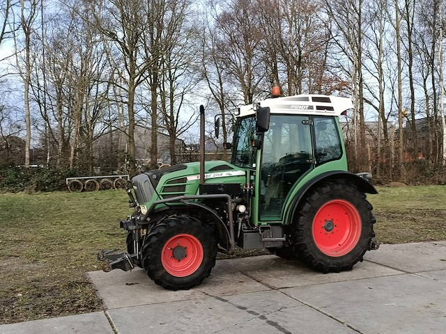 Smalspoor tractor, fendt 211f vario tms, 211f vario tms, 2010 - afbeelding 12 van  47