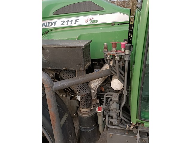 Smalspoor tractor, fendt 211f vario tms, 211f vario tms, 2010 - afbeelding 26 van  47