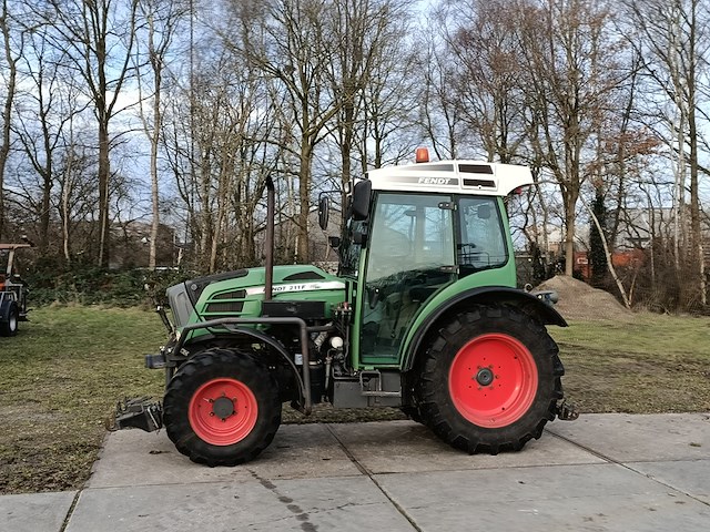 Smalspoor tractor, fendt 211f vario tms, 211f vario tms, 2010 - afbeelding 23 van  47