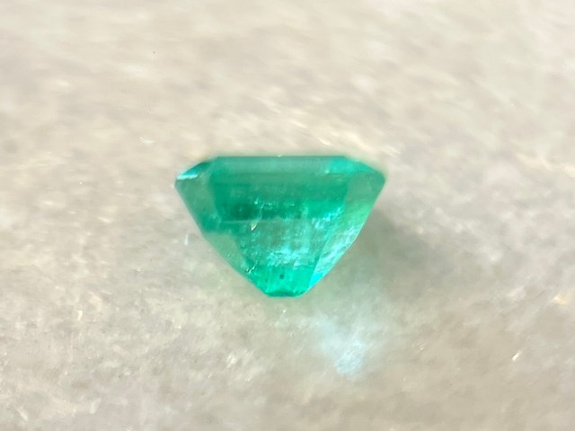 Smaragd - 0.79 carat natuurlijke colombiaanse smaragd - afbeelding 2 van  6