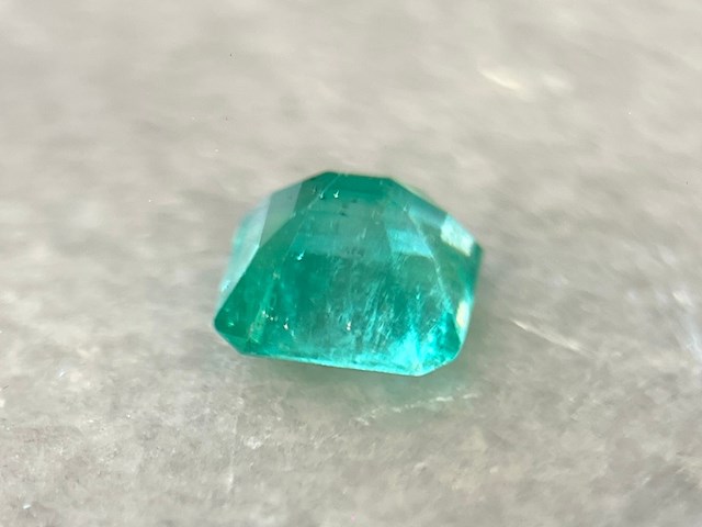 Smaragd - 0.79 carat natuurlijke colombiaanse smaragd - afbeelding 3 van  6