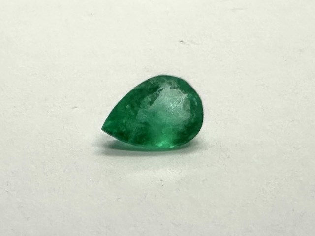 Smaragd - 0.81 carat colombiaanse smaragd - afbeelding 3 van  5