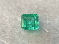 Smaragd - 0.90 carat natuurlijke colombiaanse smaragd - afbeelding 1 van  4